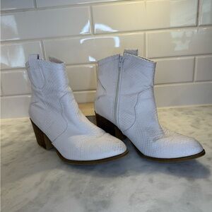 Dirty Laundry White Textured Heeled Boots